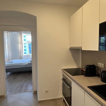 Apartment Schoenbrunn Near Metro Вена Экстерьер фото