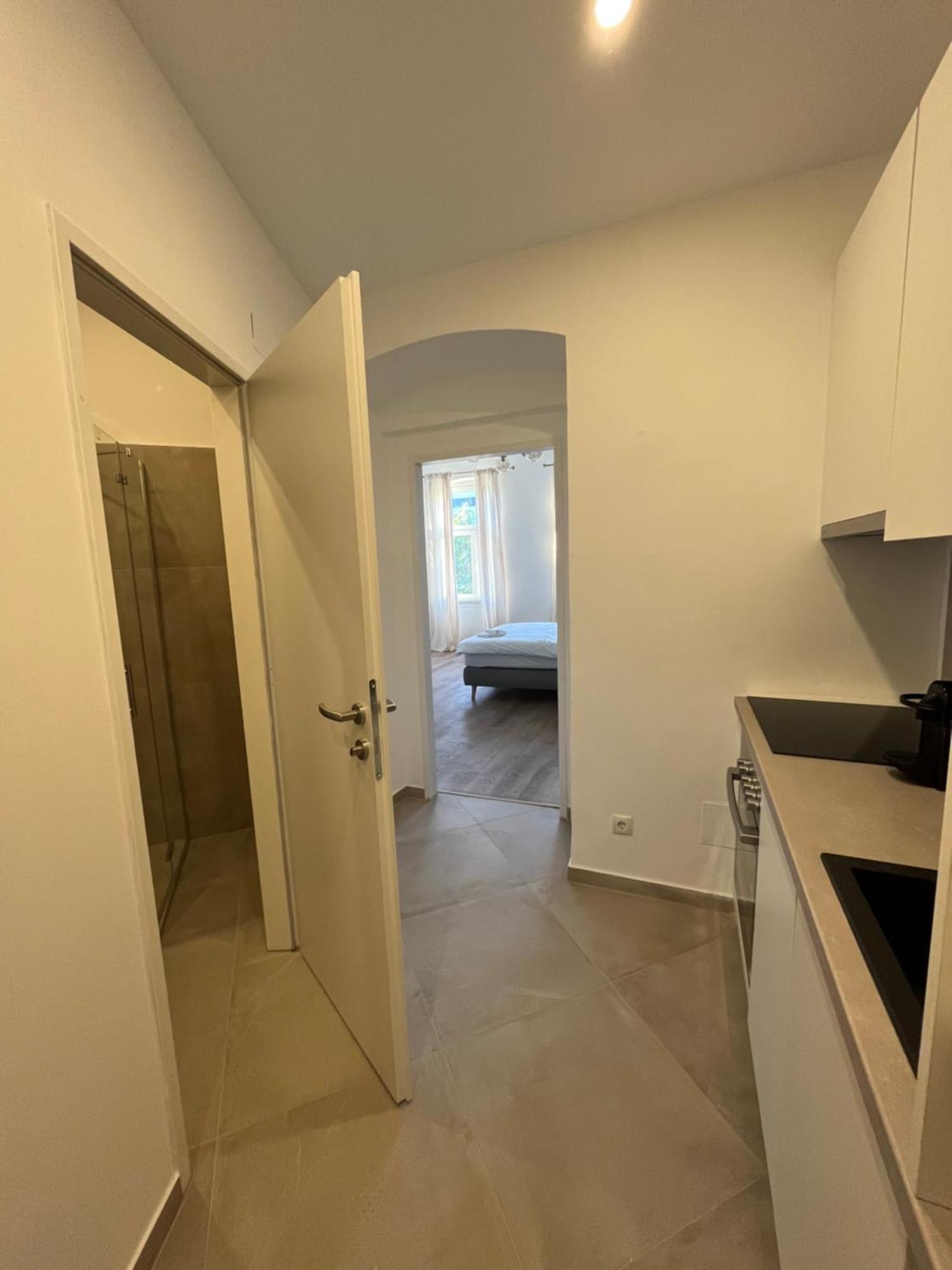 Apartment Schoenbrunn Near Metro Вена Экстерьер фото