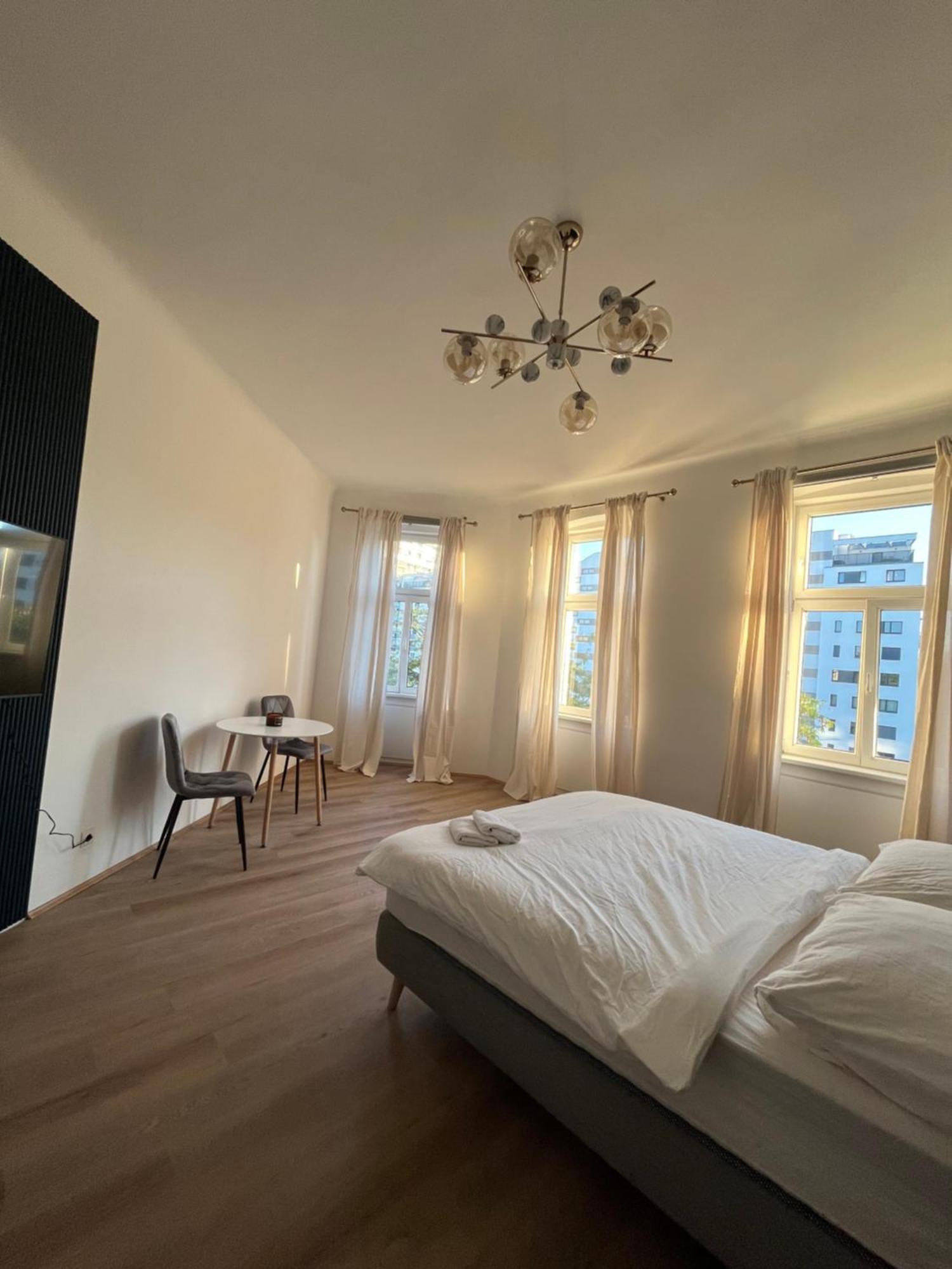 Apartment Schoenbrunn Near Metro Вена Экстерьер фото