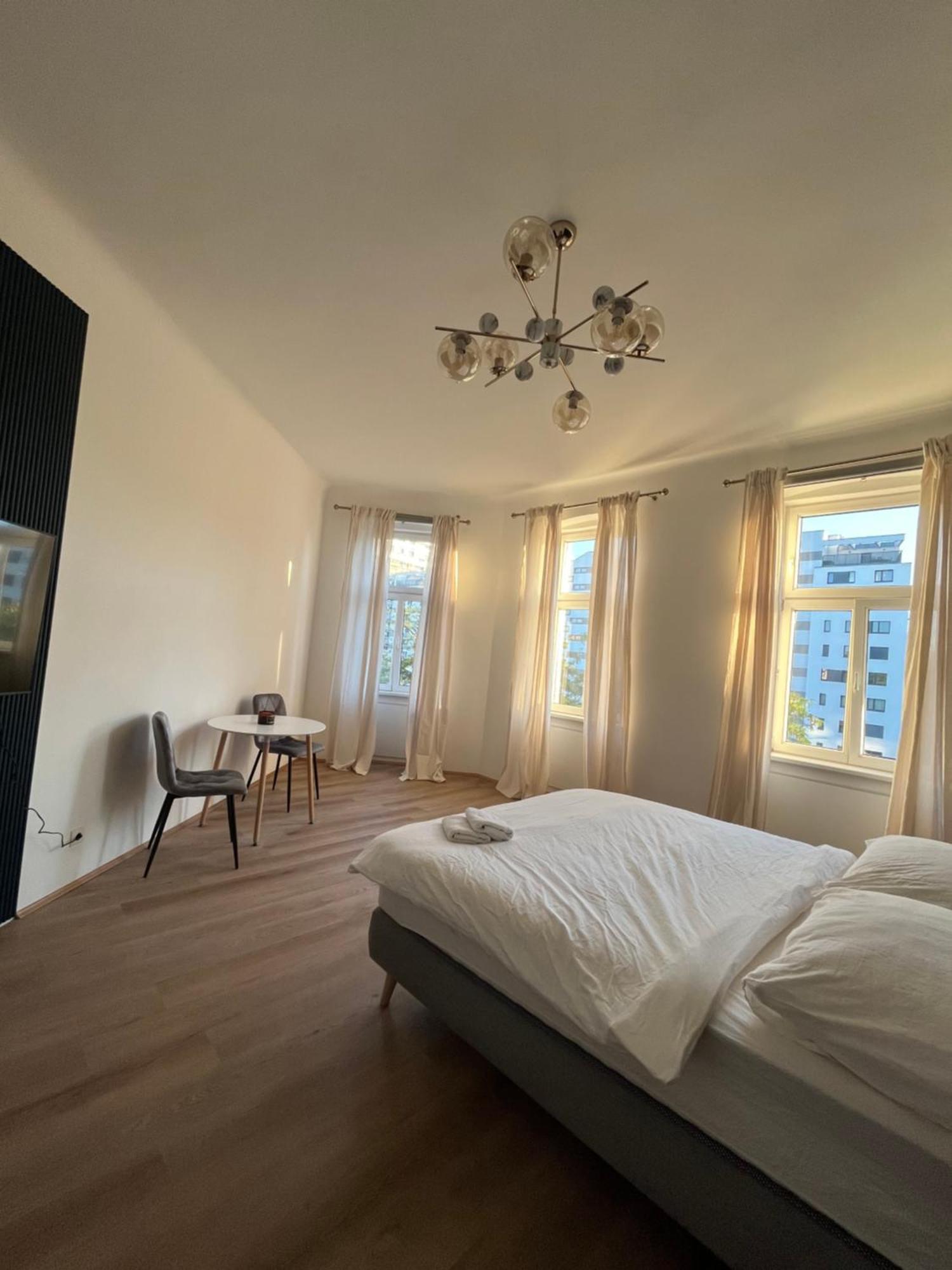 Apartment Schoenbrunn Near Metro Вена Экстерьер фото